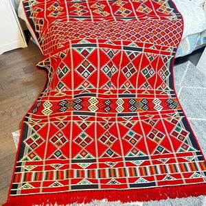 Beautiful decorative rug NEW